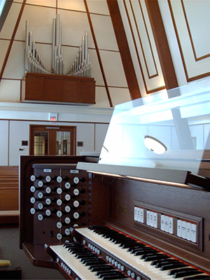 Briarlake Baptist Chapel combination organ